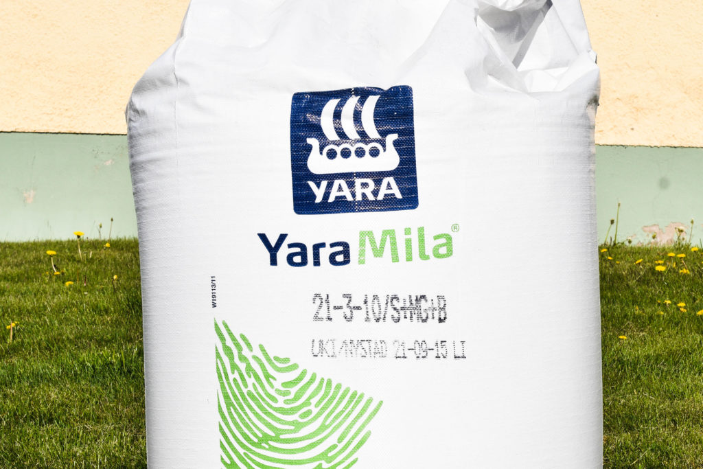 Gödning för lantbruk, av märket Yara.